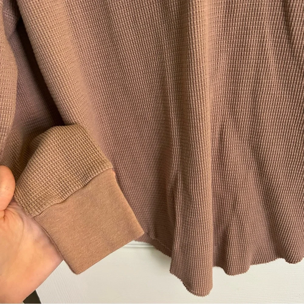 Aritzia TNA Dusty Mauve Pink Waffle Knit Long Sleeve Tee - Picture 3 of 4